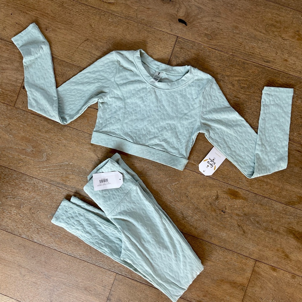 Leopard Tactel Set - Crop Top and Leggings in Mint
